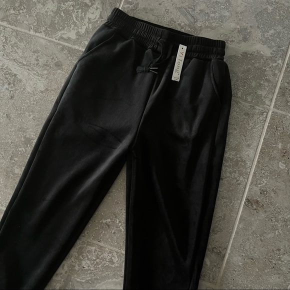 Black Velvet Joggers Size L/XL NWT - Picture 3 of 6
